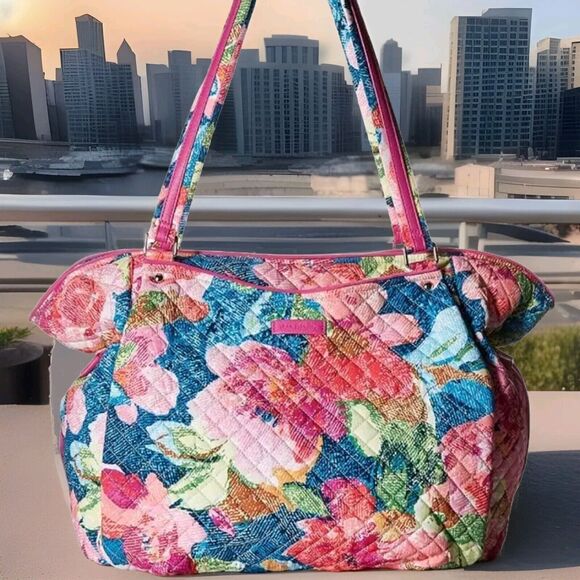 Vera Bradley Handbags - NWOT! Vera Bradley Glenna Superbloom Signature Cotton Tote Handbag 14x14x6
